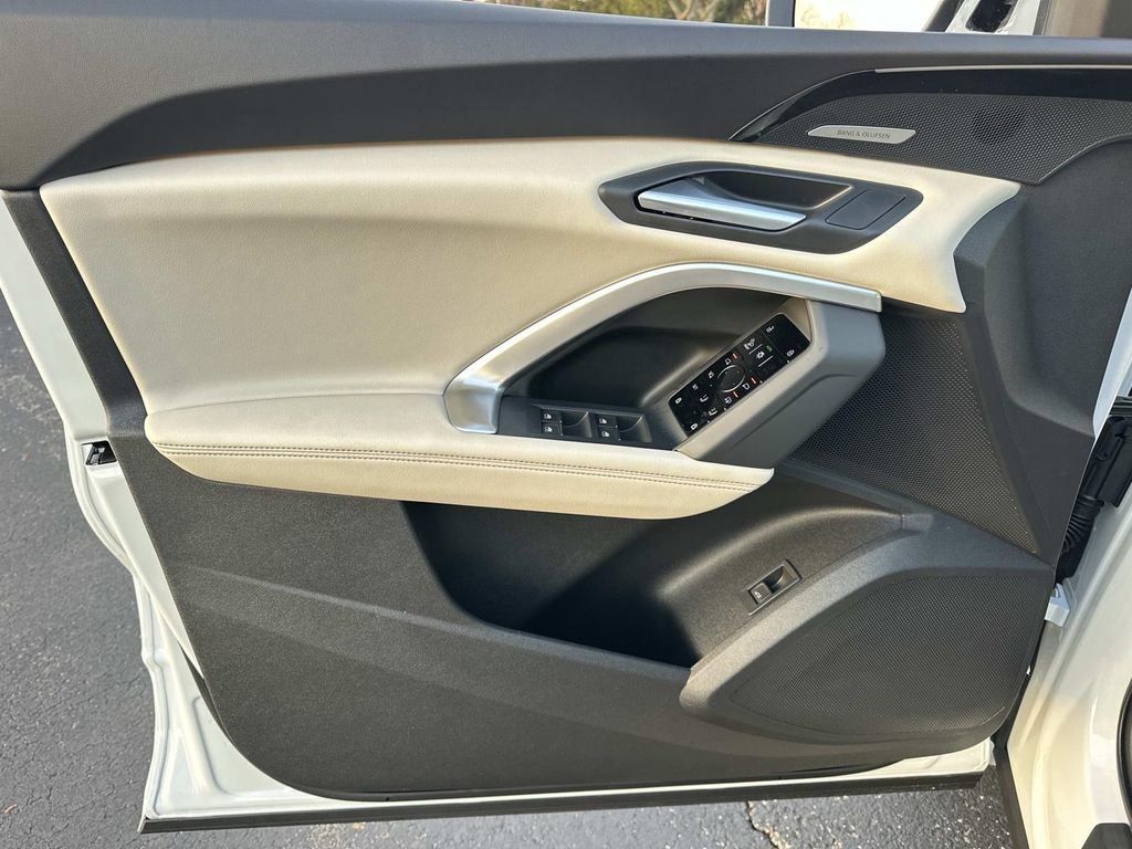 New 2025 Audi Q5 Prestige image 11