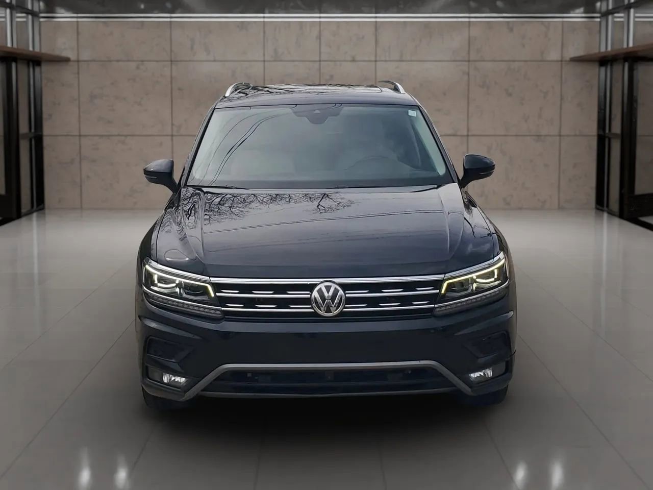 Used 2019 Volkswagen Tiguan SEL Premium image 4