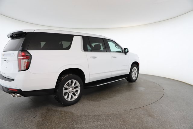 Used 2023 Chevrolet Suburban Premier image 17