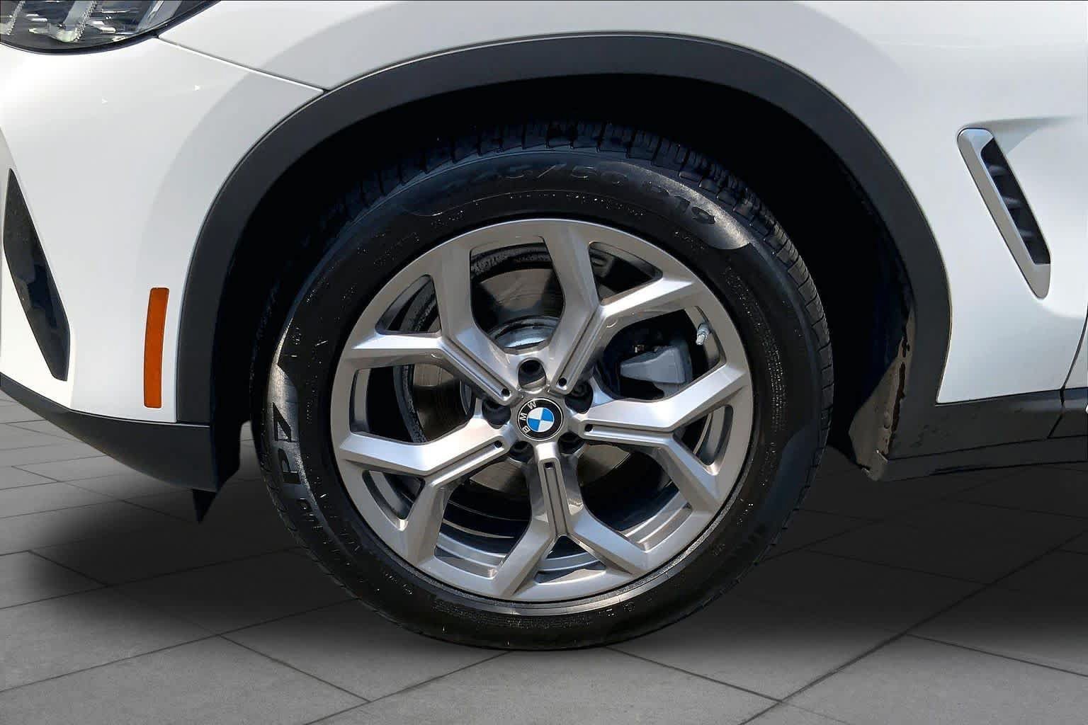Used 2022 BMW X4 xDrive30i w/ Convenience Package AWD/4WD image 11