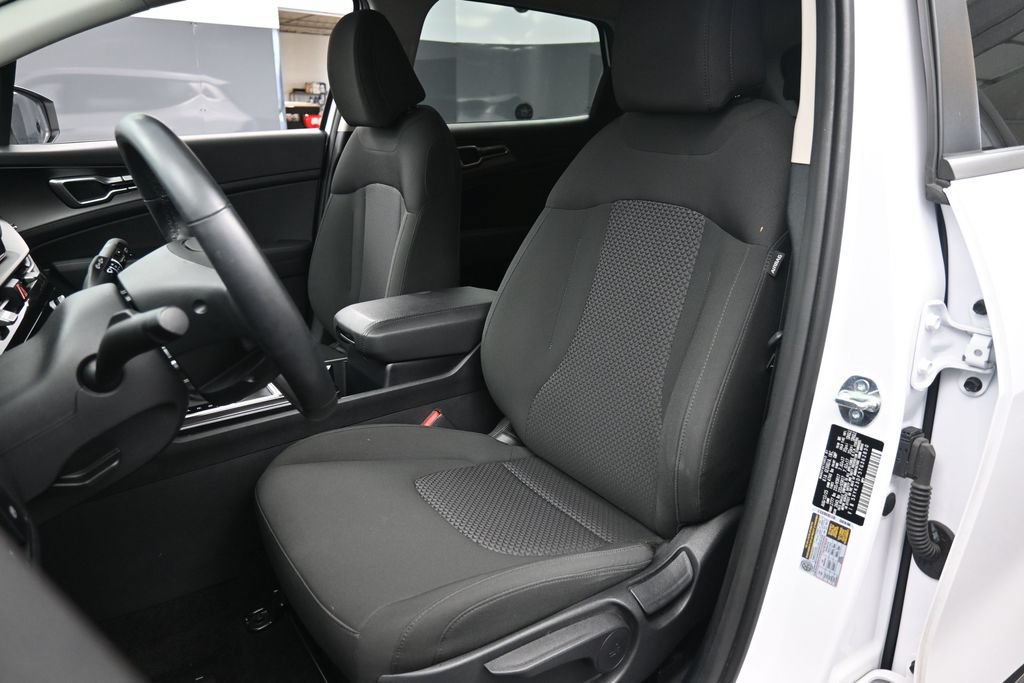 Used 2026 Kia Sportage LX FWD image 19