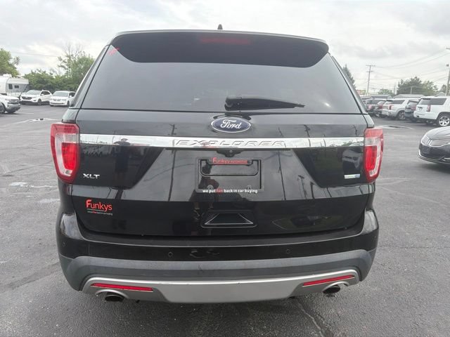 Used 2017 Ford Explorer XLT w/ Equipment Group 202A AWD/4WD image 6