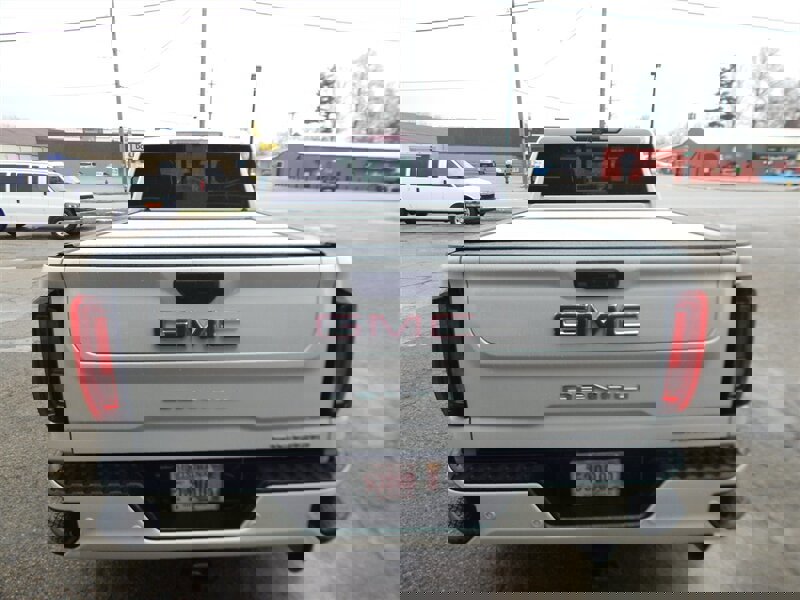Used 2021 GMC Sierra 3500 Denali w/ Denali Ultimate Package image 10