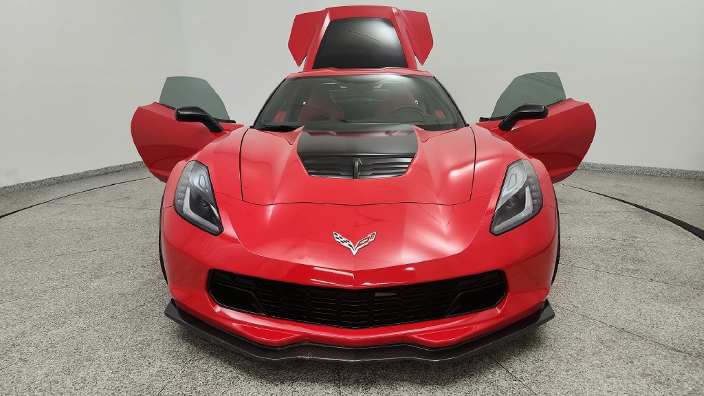 Used 2015 Chevrolet Corvette Z06 w/ Chrome Badge Package RWD image 15