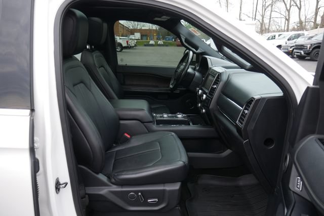 Used 2018 Ford Expedition Limited w/ Equipment Group 302A AWD/4WD image 31