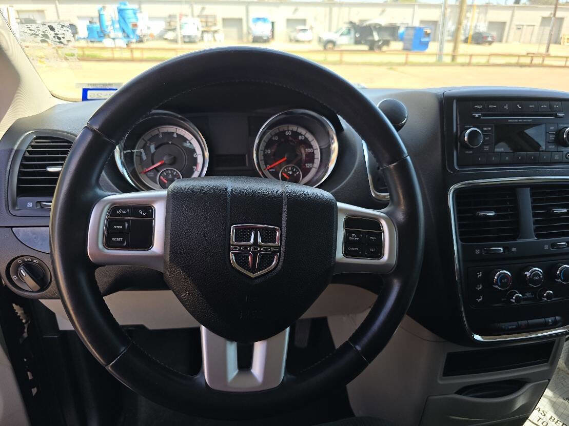 Used 2016 Dodge Grand Caravan SE w/ Quick Order Package 29E SE image 18