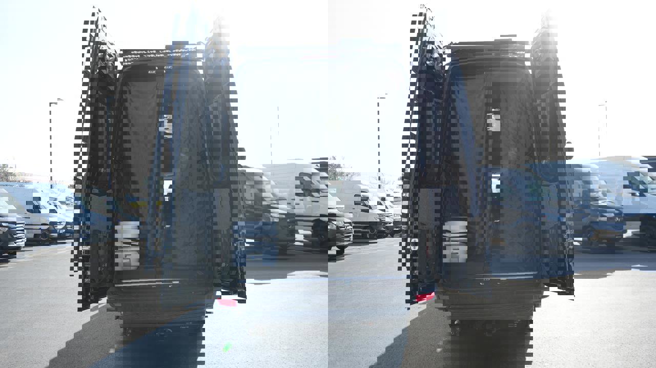 Used 2015 Mercedes-Benz Sprinter 2500 image 6