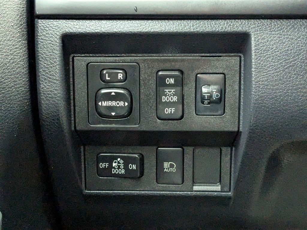 Used 2018 Toyota Tundra SR RWD image 22