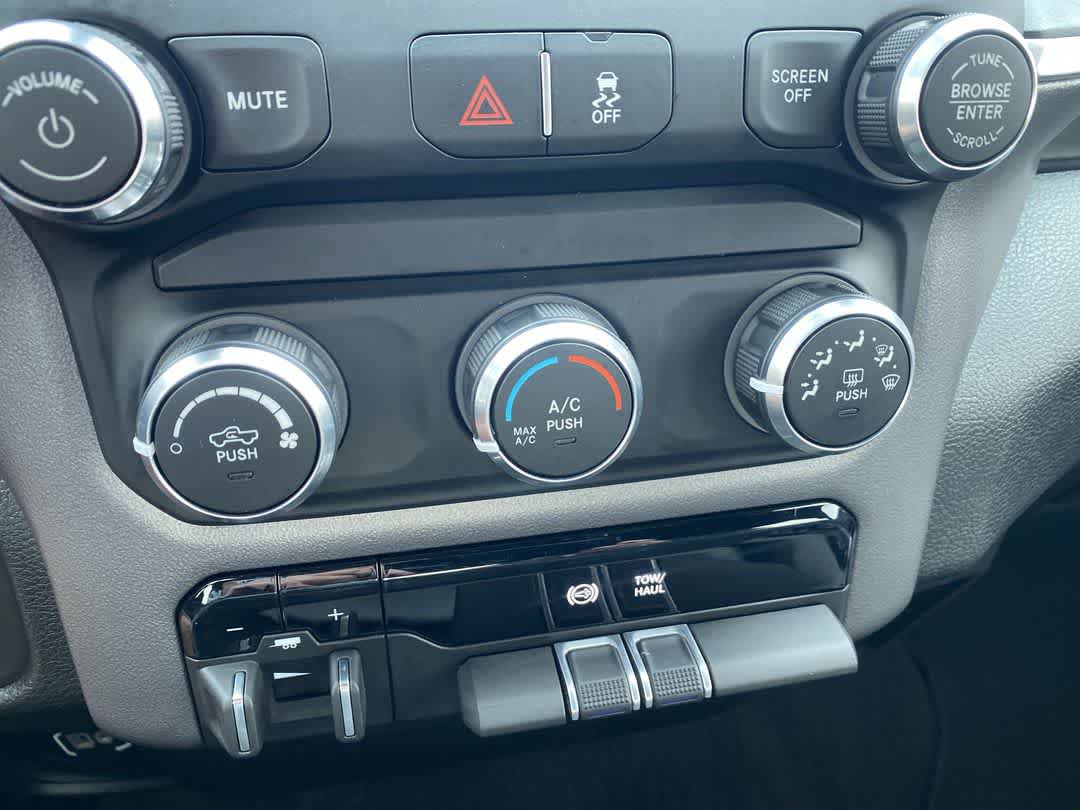 Used 2022 RAM 2500 Big Horn AWD/4WD image 18