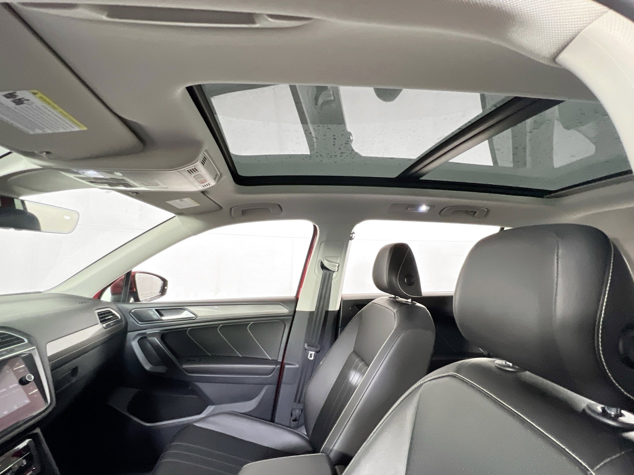 Used 2022 Volkswagen Tiguan SE AWD/4WD image 21