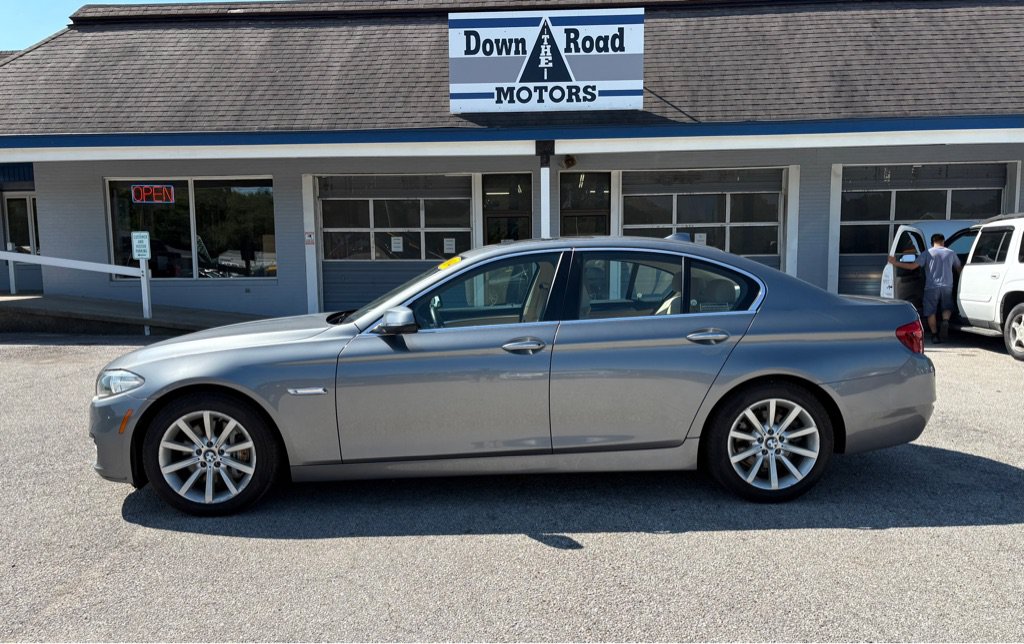 Used 2014 BMW 535i xDrive Sedan AWD/4WD image 2
