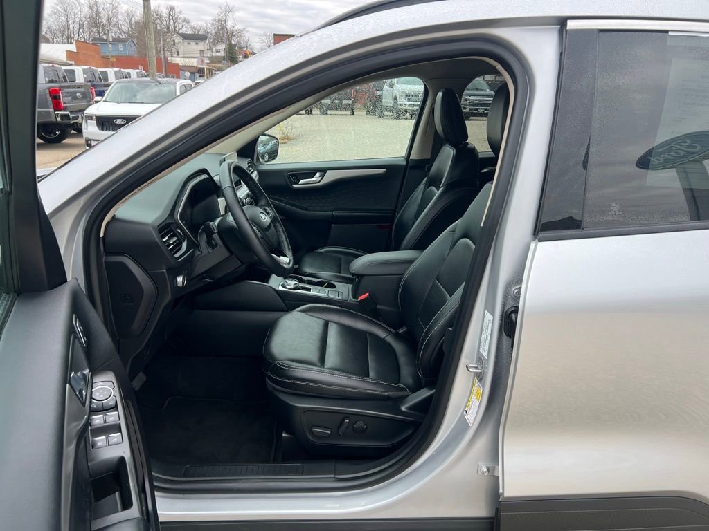 Used 2020 Ford Escape SEL image 13