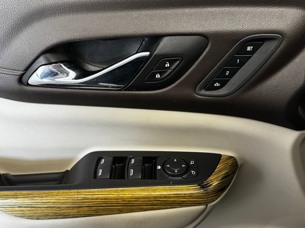Used 2019 GMC Acadia Denali w/ Technology Package FWD image 14