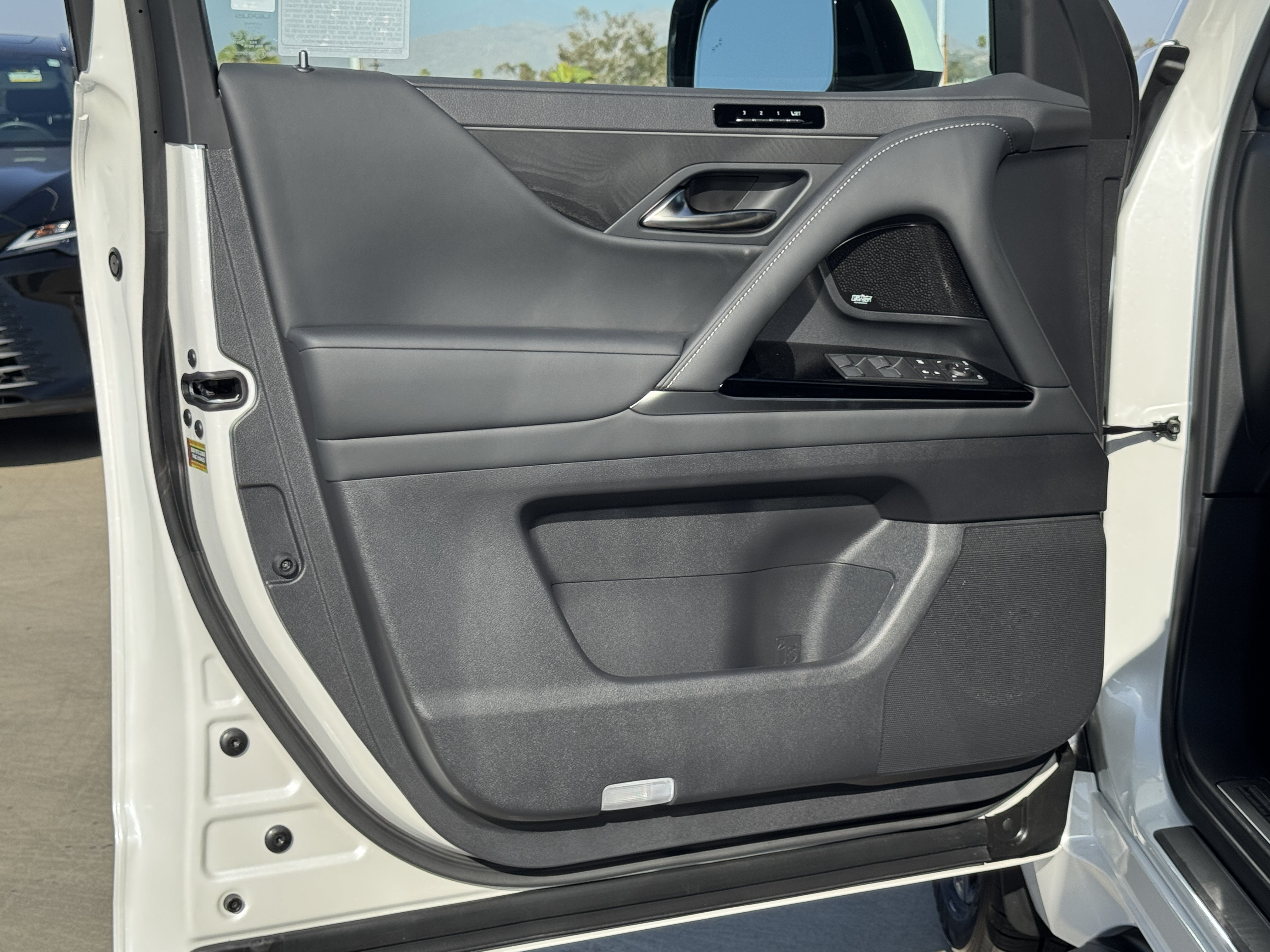 New 2026 Lexus LX 600 4WD w/ Accessory Package (2T) image 17
