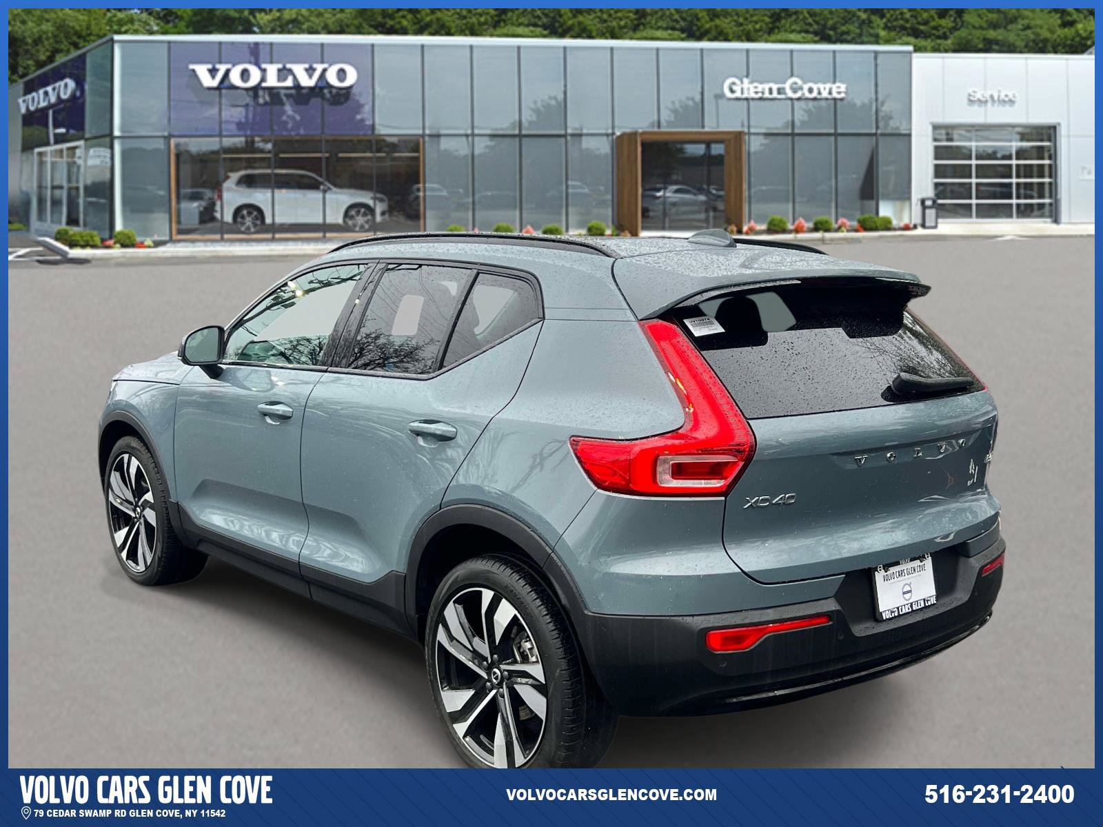 Used 2023 Volvo XC40 B5 Plus w/ Protection Package Premier image 4