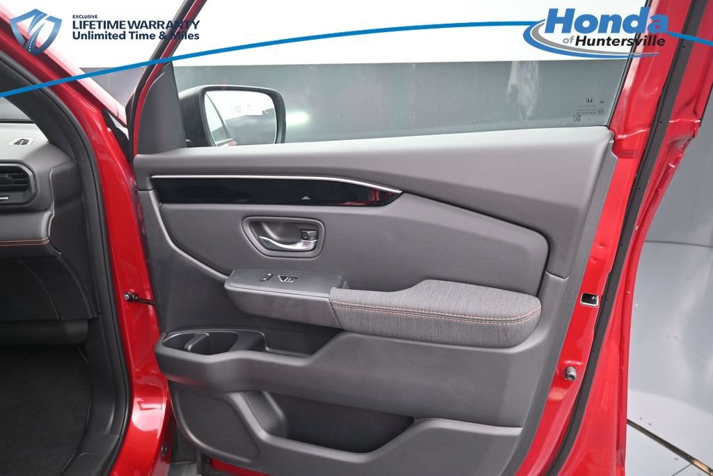 New 2026 Honda Pilot Sport image 13