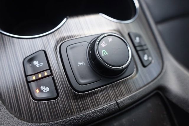 Used 2020 GMC Acadia SLT w/ Driver Alert Package II image 6