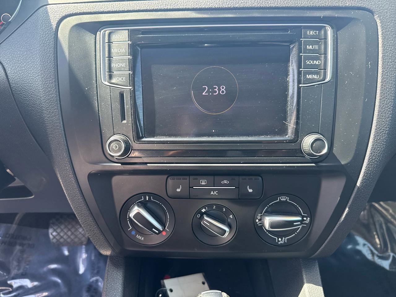 Used 2017 Volkswagen Jetta SE image 19