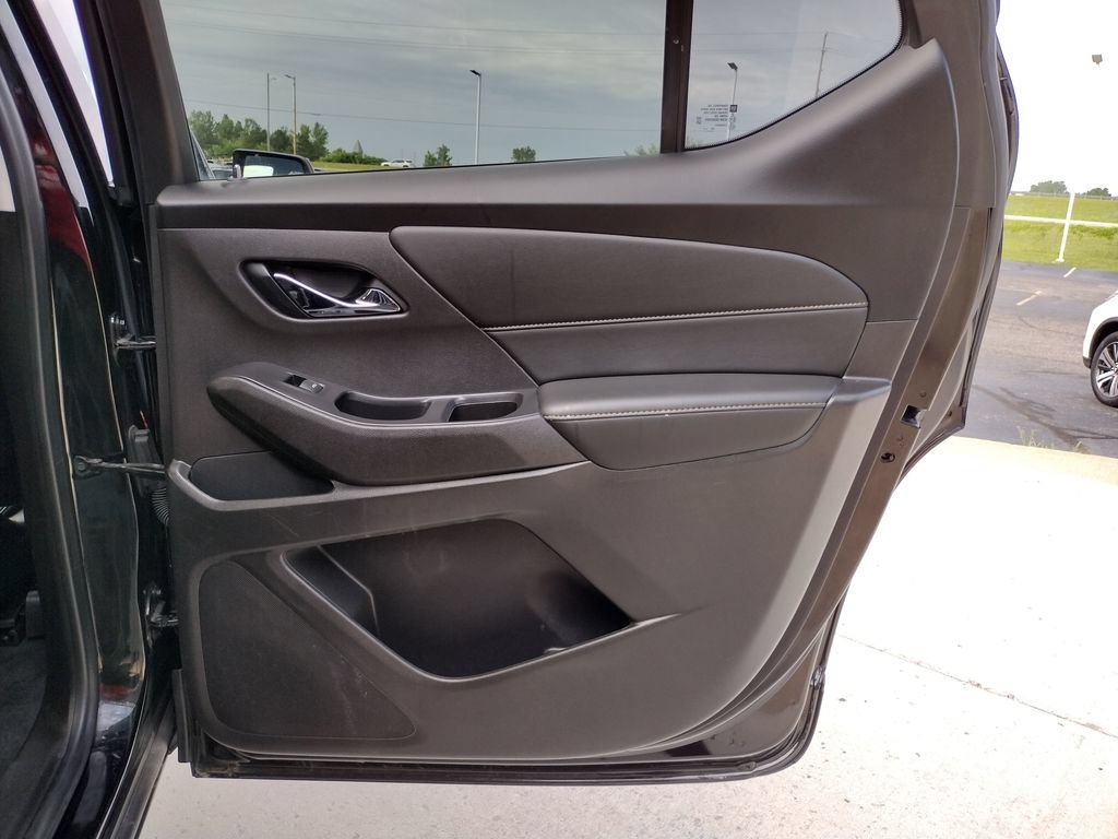 Used 2021 Chevrolet Traverse RS AWD/4WD image 20