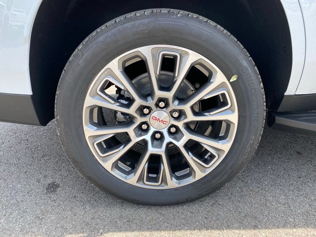 New 2026 GMC Yukon Denali w/ Advanced Technology Package AWD/4WD image 9