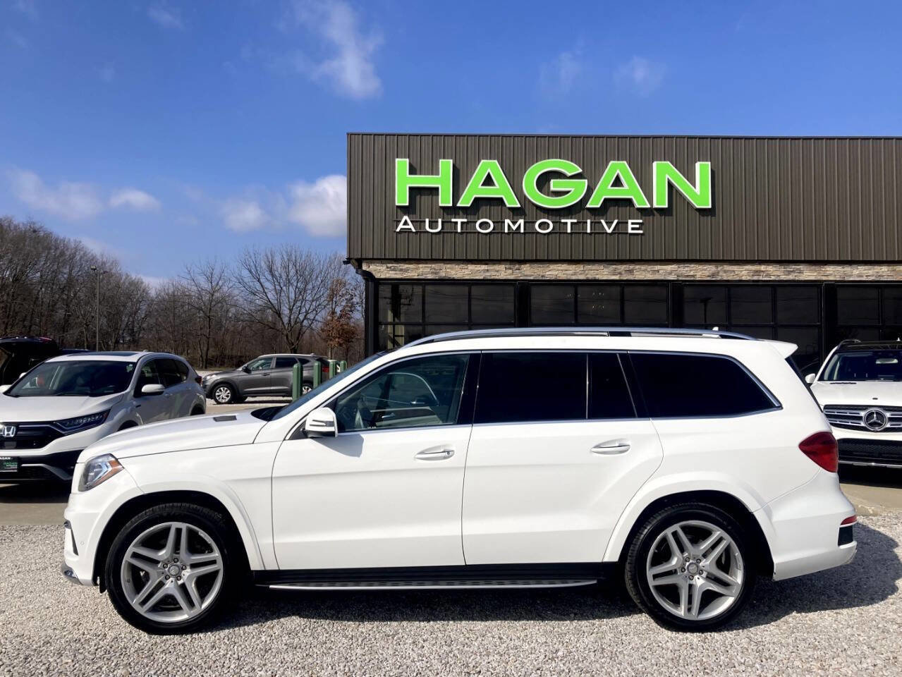 Used 2015 Mercedes-Benz GL 550 4MATIC image 1