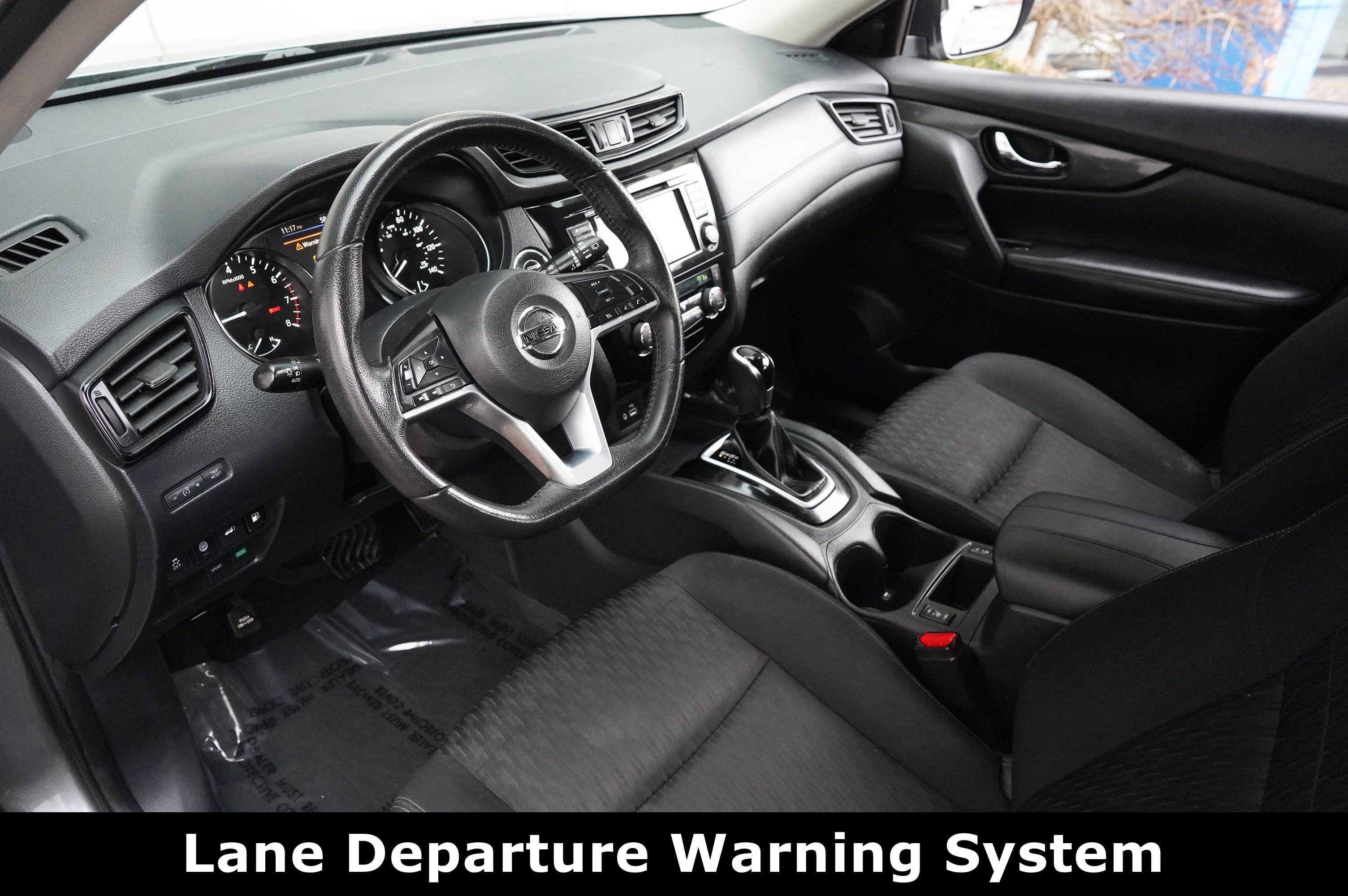 Used 2019 Nissan Rogue SV image 4