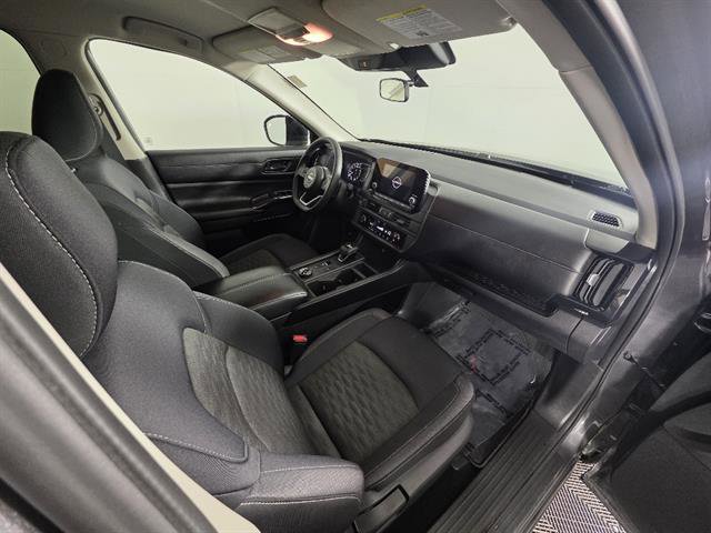 Used 2024 Nissan Pathfinder S AWD/4WD image 14