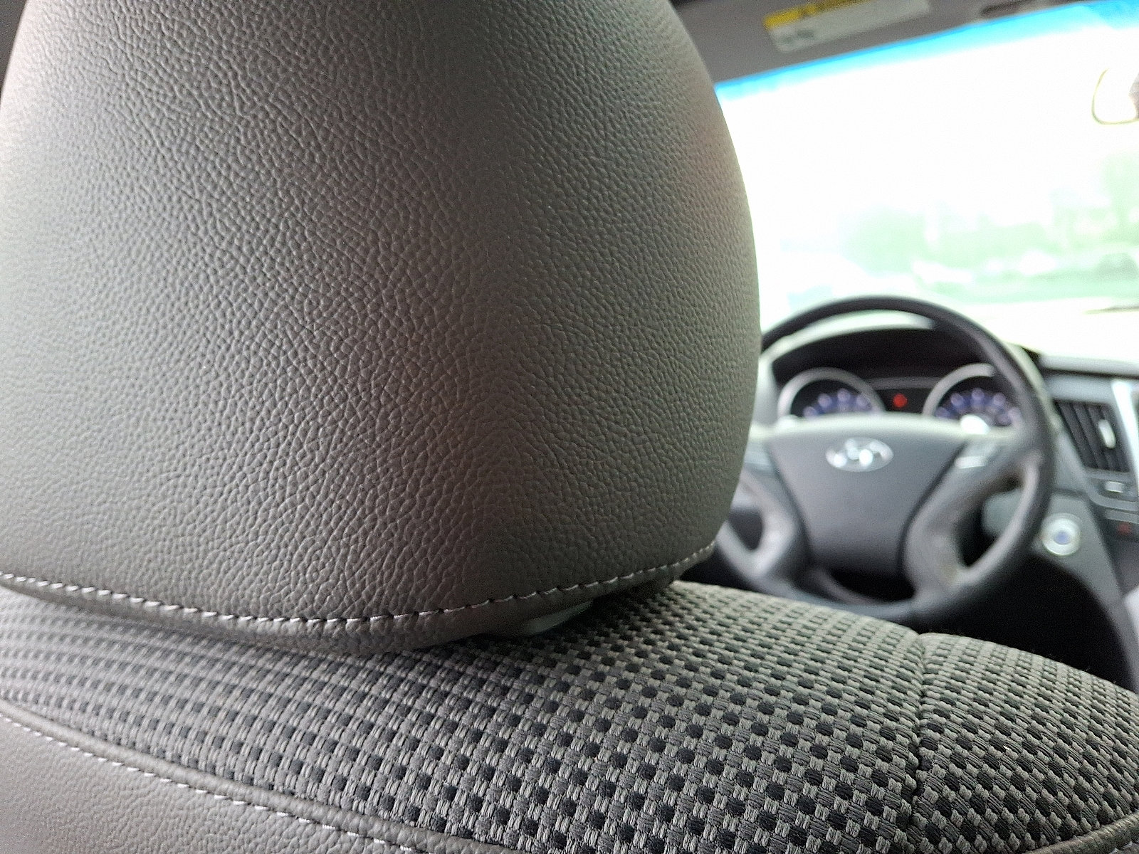 Used 2011 Hyundai Sonata SE w/ Navigation & Sunroof Pkg 4 image 13