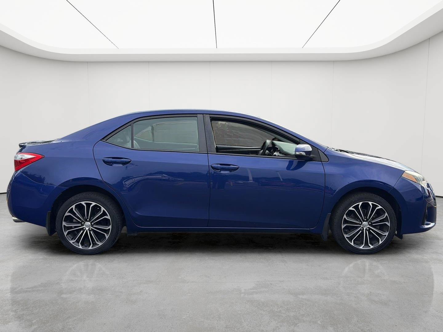 Used 2015 Toyota Corolla S FWD image 18