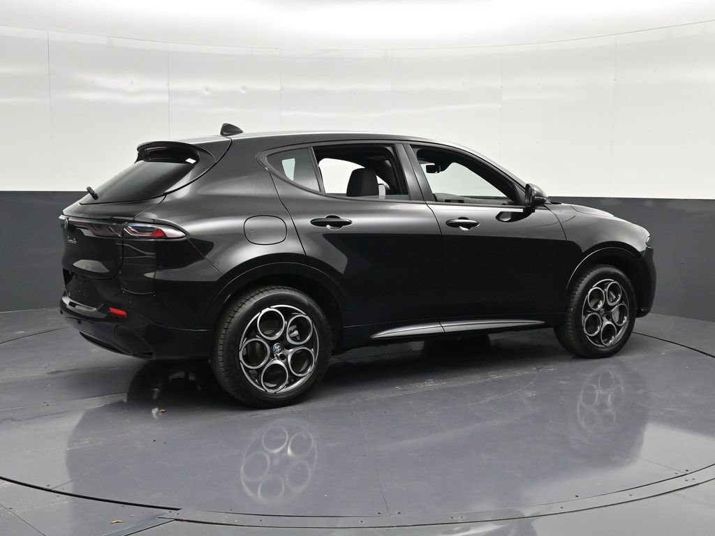 Used 2025 Alfa Romeo Tonale AWD/4WD image 3