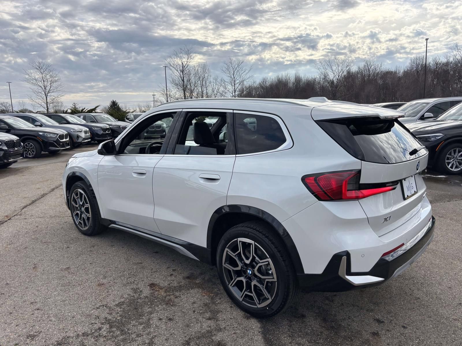 New 2026 BMW X1 xDrive28i w/ Technology Package AWD/4WD image 5