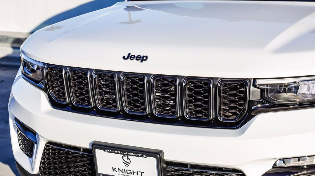 New 2025 Jeep Grand Cherokee Limited w/ Black Appearance Package image 6