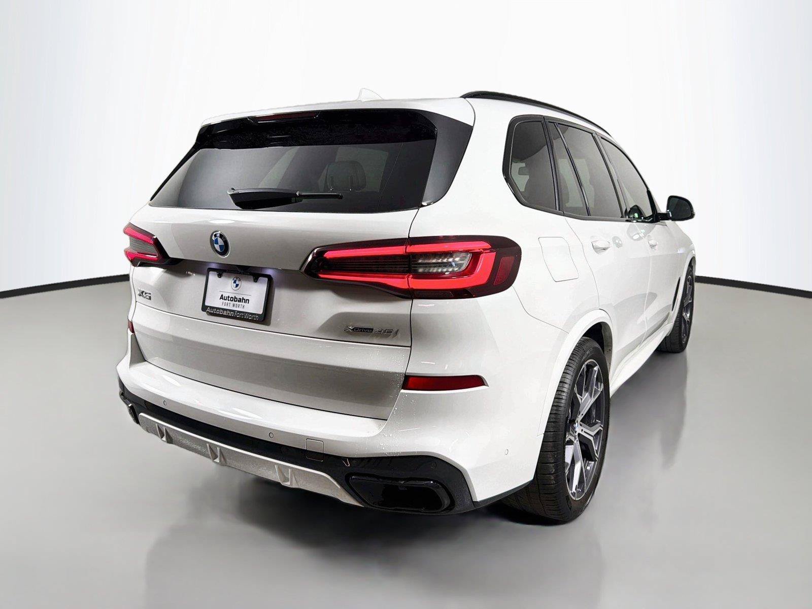 Used 2022 BMW X5 xDrive40i w/ M Sport Package AWD/4WD image 5