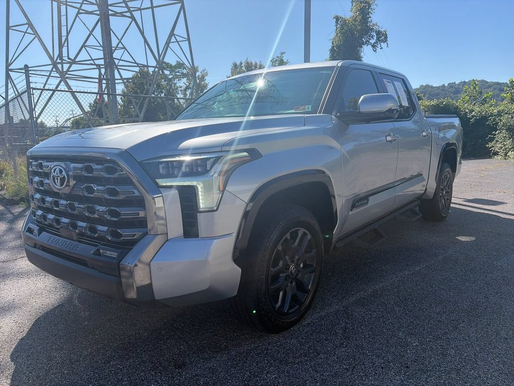 Used 2025 Toyota Tundra Platinum AWD/4WD image 1