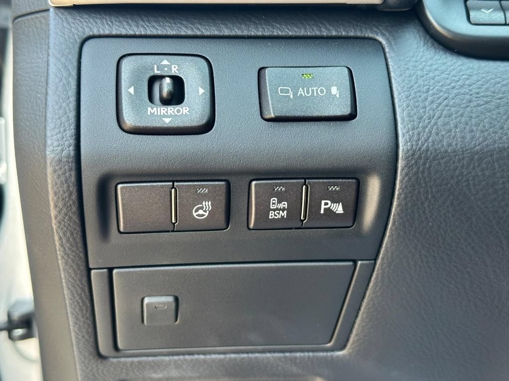 Used 2014 Lexus LS 460 w/ Comfort Package RWD image 25