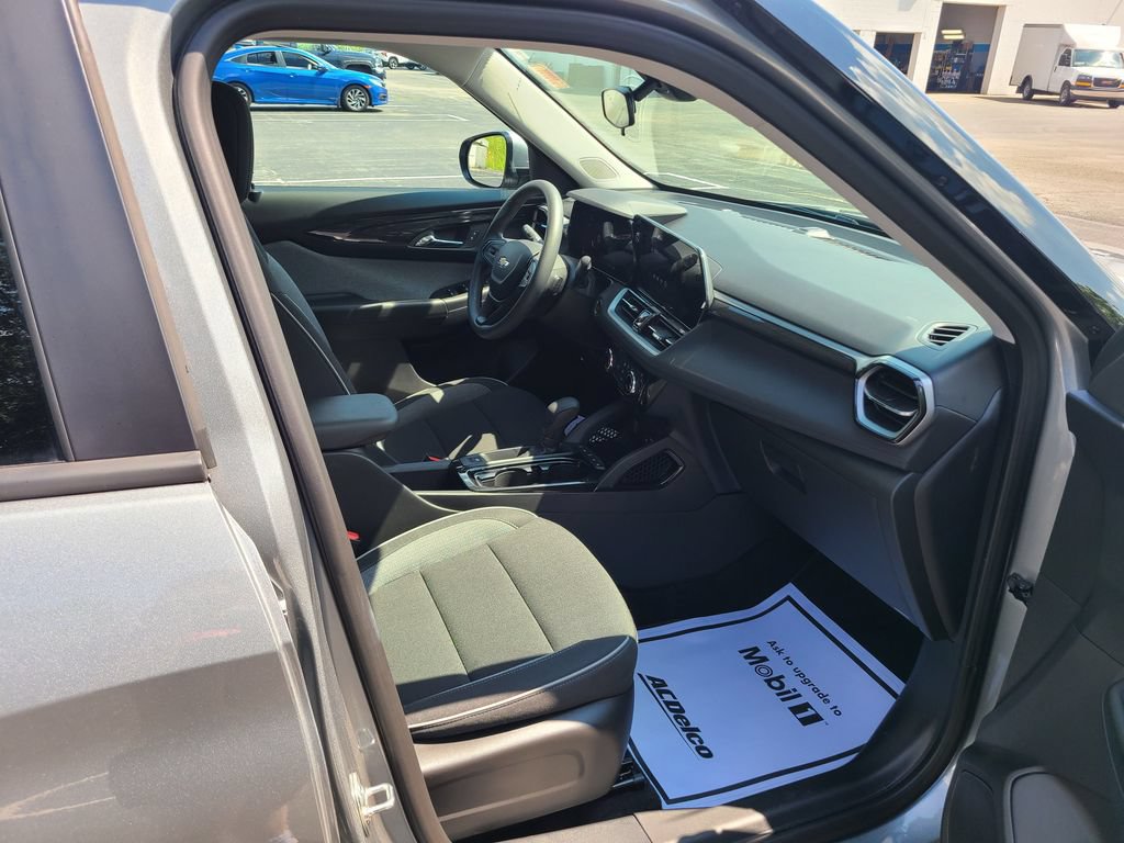 Used 2026 Chevrolet TrailBlazer LT FWD image 13