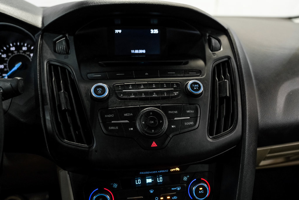 Used 2017 Ford Focus SE FWD image 26