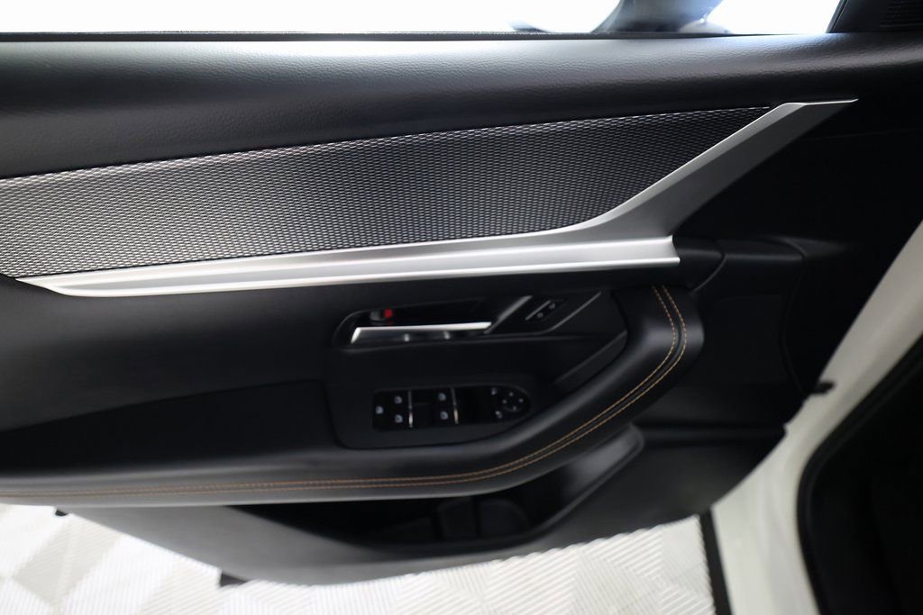 Used 2025 MAZDA CX-70 Plug-In Hybrid w/ Premium Pkg image 17