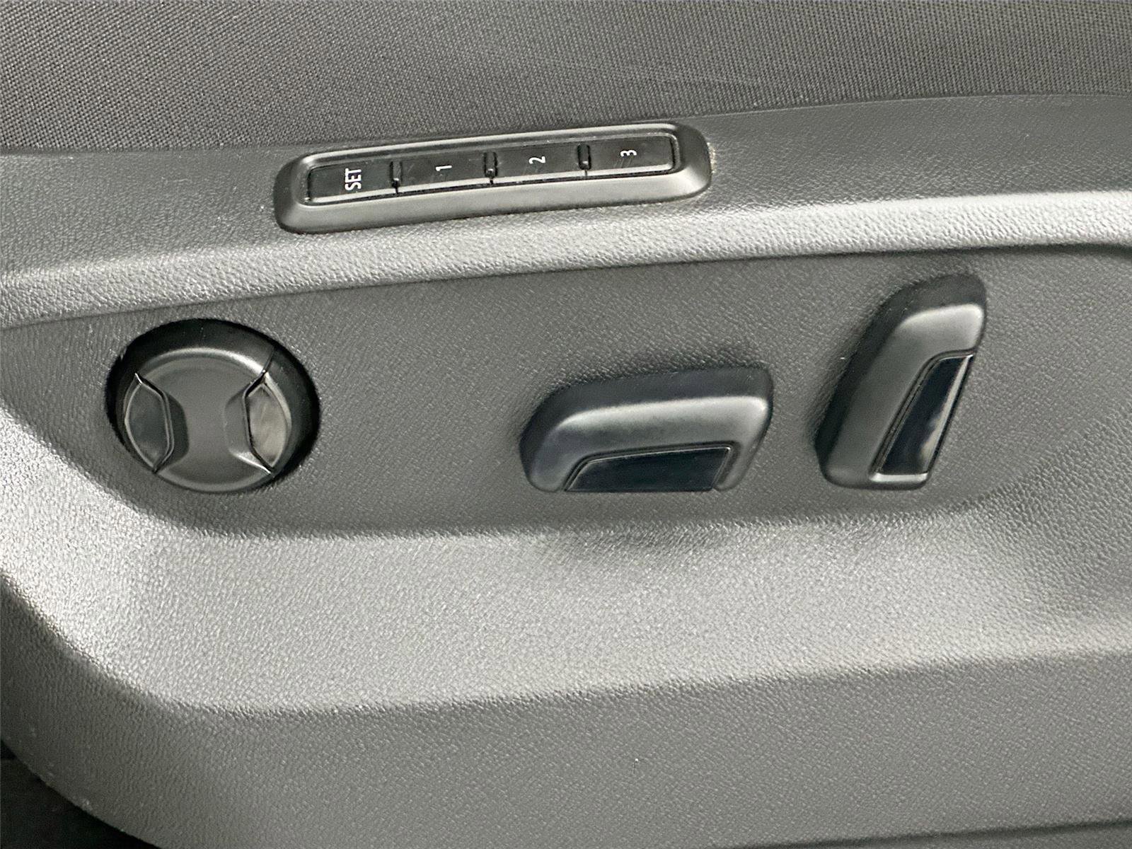 Used 2022 Volkswagen Atlas SEL Premium image 22