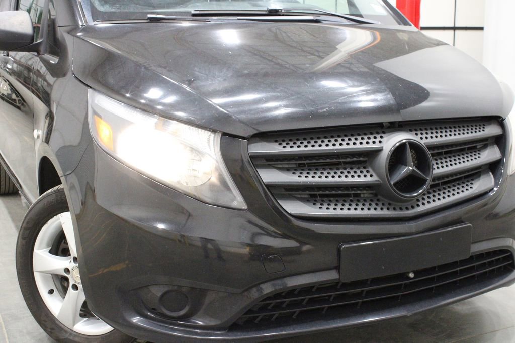 Used 2018 Mercedes-Benz Metris Passenger image 35