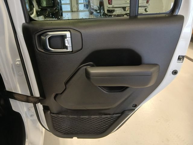 New 2026 Jeep Gladiator Sport AWD/4WD image 17