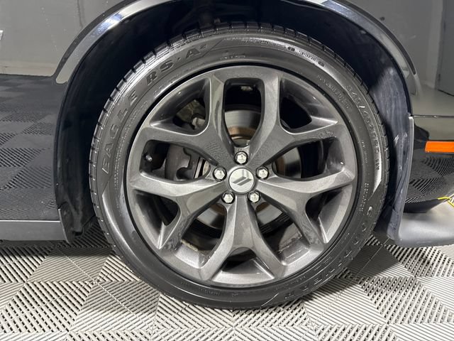 Used 2019 Dodge Challenger R/T RWD image 12