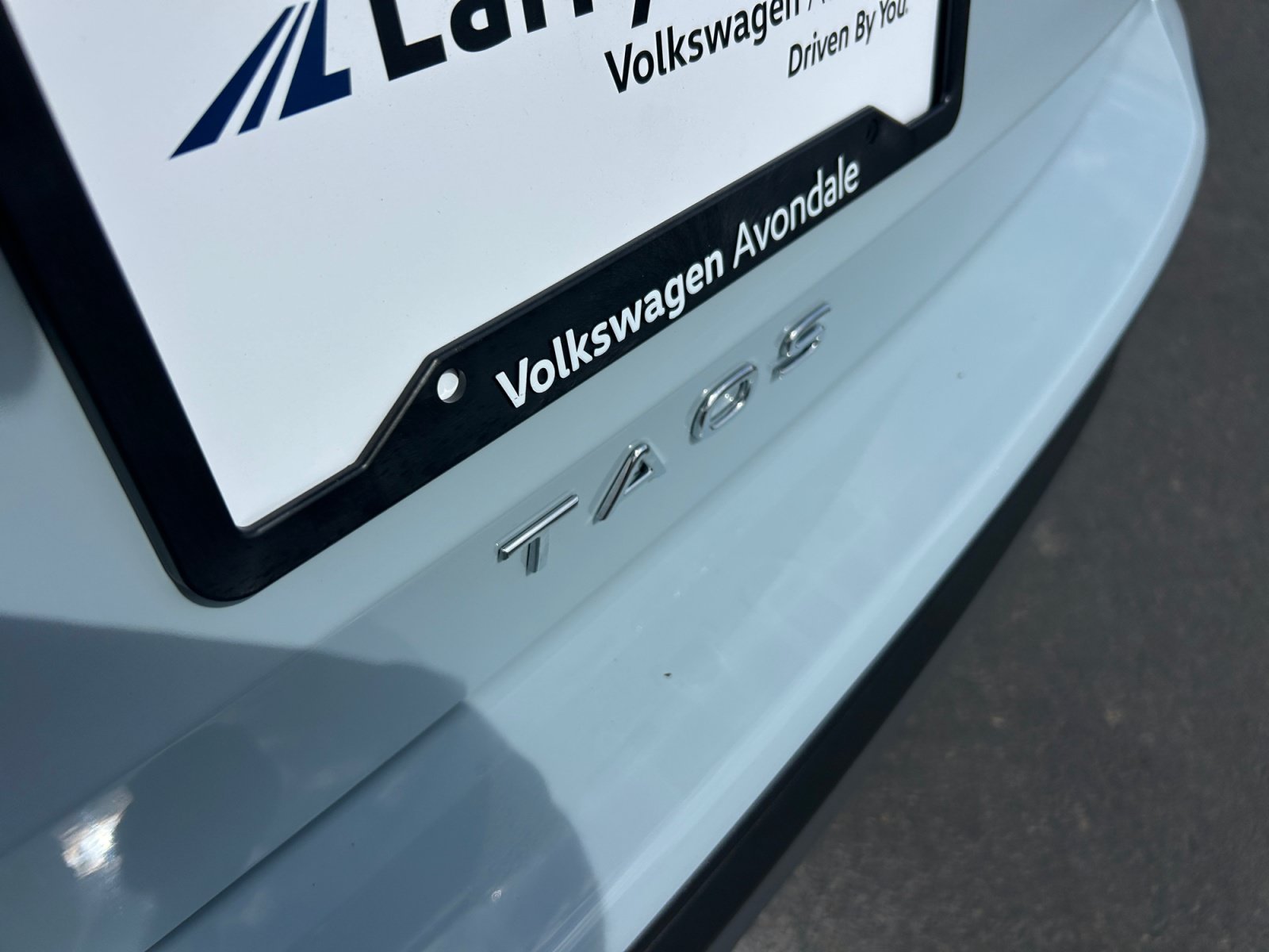 New 2026 Volkswagen Taos SE FWD image 22