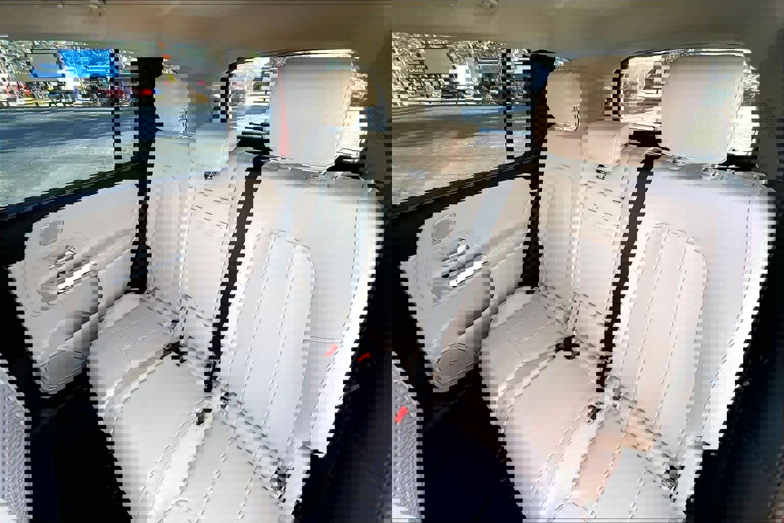 Used 2025 Mercedes-Benz GLB 250 image 21