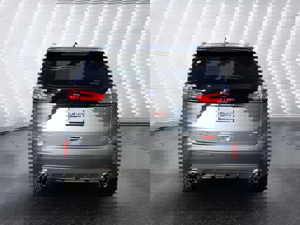 Used 2024 Ford Edge Titanium image 5