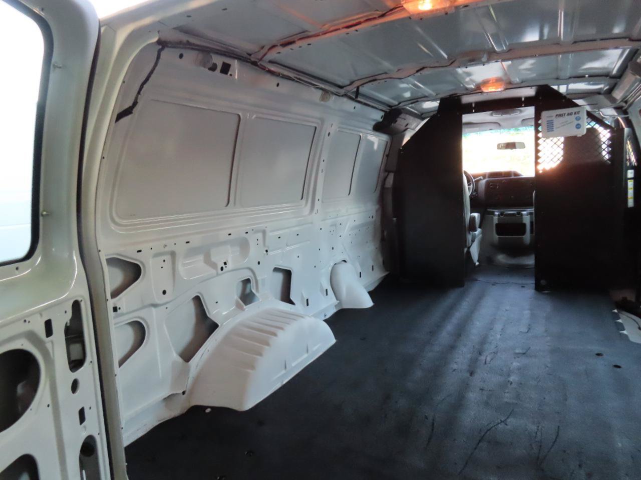 Used 2014 Ford E-150 and Econoline 150 RWD image 11