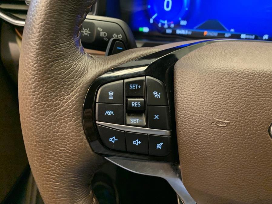 Used 2021 Ford Explorer King Ranch w/ Premium Technology Package image 21