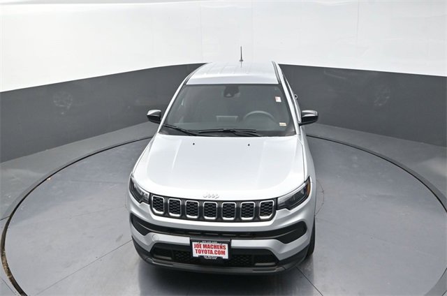 Used 2025 Jeep Compass Sport image 20