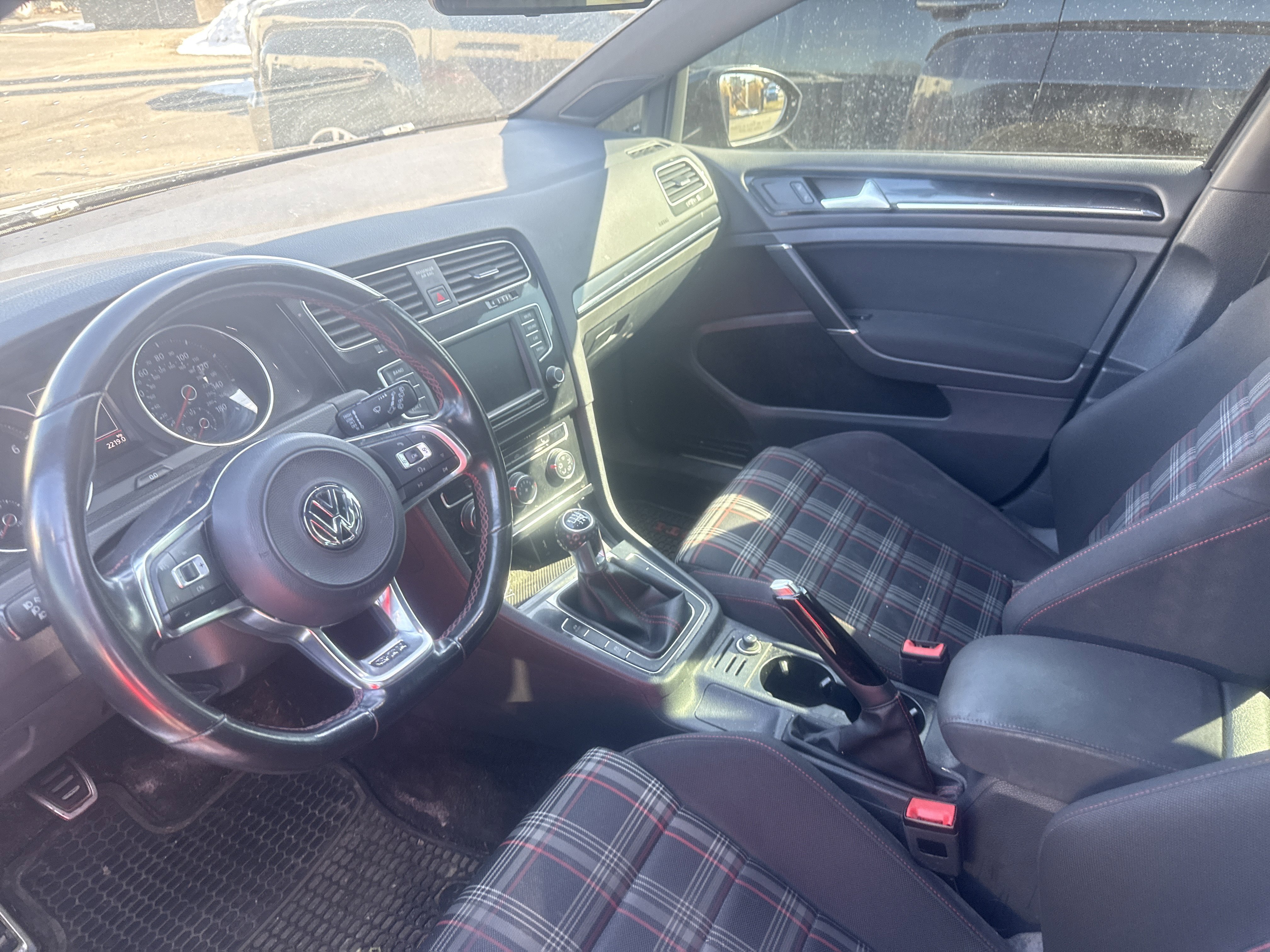 Used 2017 Volkswagen GTI S image 8