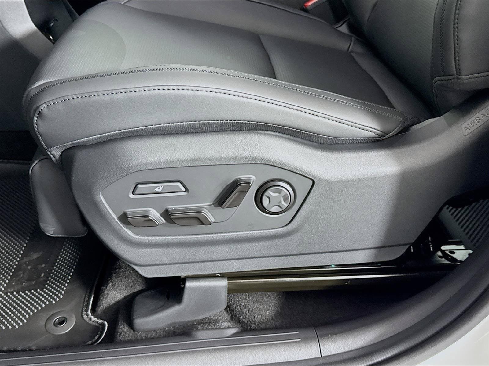 New 2026 Hyundai Santa Fe Calligraphy FWD image 22